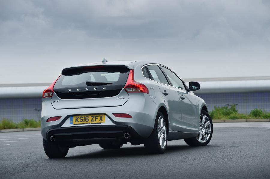  Volvo V40 D4 Inscription 2016 года  (UK) (фото 30 из 34)